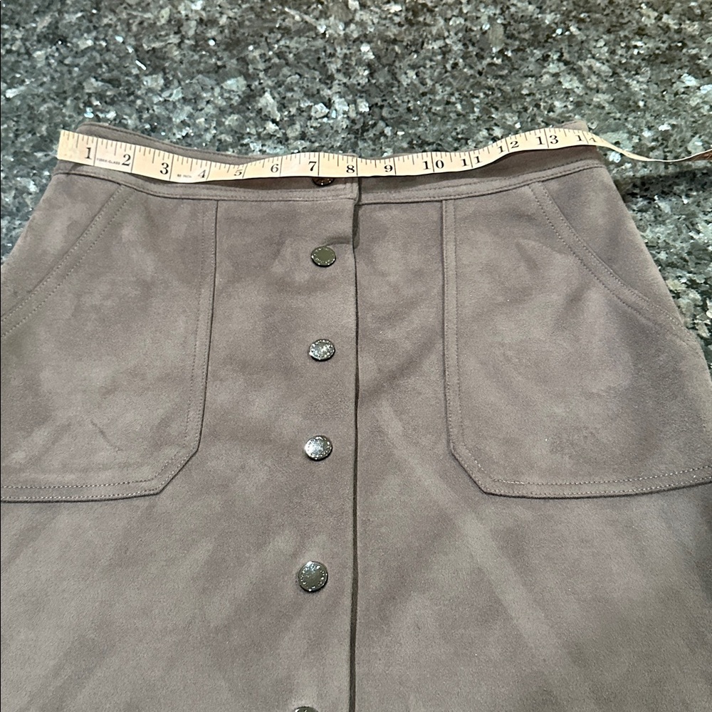 T Tahari Charcoal Button-Down A-Line Skirtsuede F… - image 4